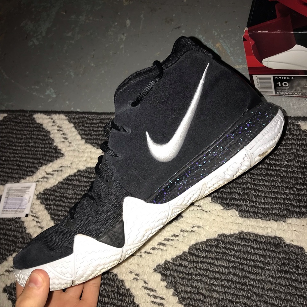 Kyrie 4 - Picture 2 of 6